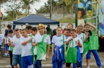 Alunos da Rede Municipal, Estadual e da APAE conhecem e participam do Projeto 