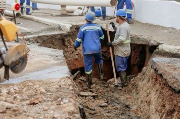 Chuvas causam deslizamento de solo 