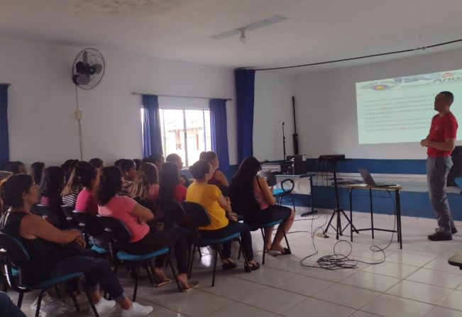 Rede Municipal de Ensino recebe Capacitação sobre a 