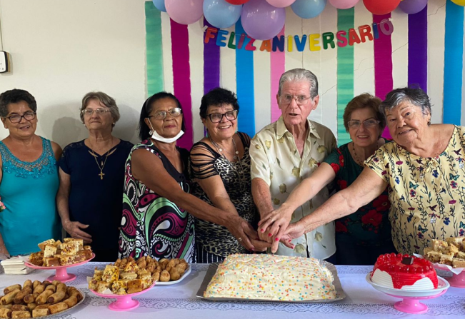 Festa no CCI comemora aniversariantes do mês 