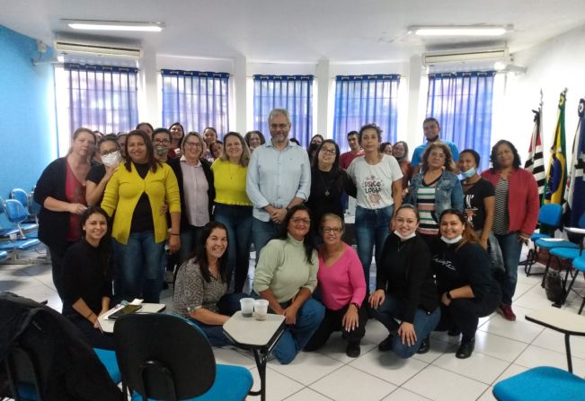 Funcionários da Rede Municipal de Ensino participam de capacitação e treinamento 