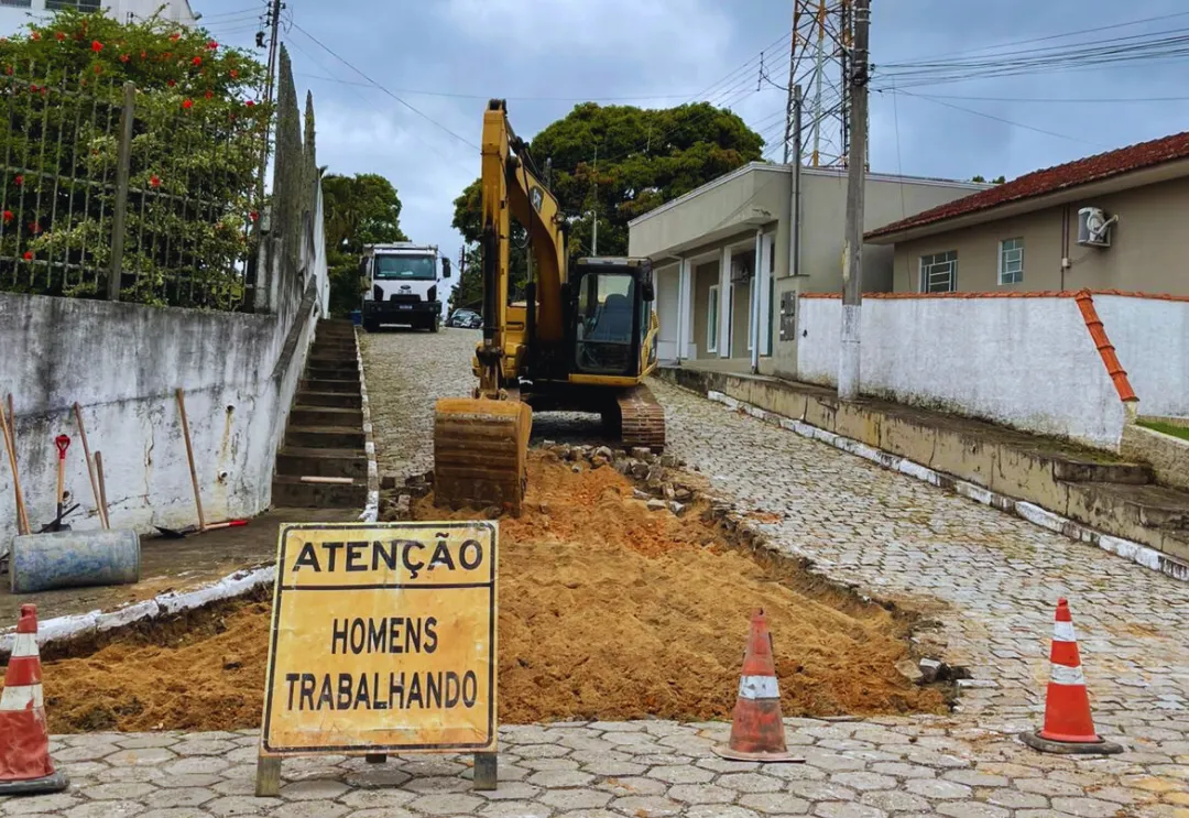  ATENÇÃO, JACUPIRANGA! OBRAS DE PAVIMENTAÇÃO NO ENTORNO DO PRONTO ATENDIMENTO COMEÇAM HOJE