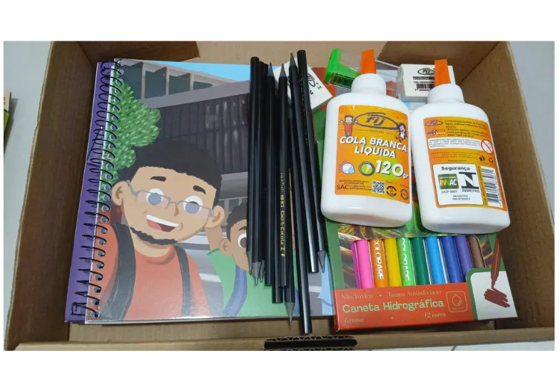 VOLTA ÀS AULAS COM ENTREGA DE KIT ESCOLAR 